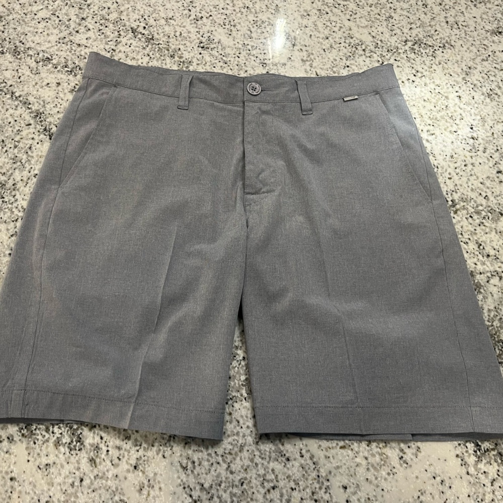 Travis Mathew Shorts Mens 32” Waist Gray Golf Performance Stretch Shorts